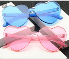 Load image into Gallery viewer, Oversized Woman Thick Frame Heart Shaped Sunglasses Rimless Lens