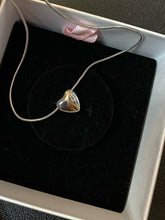 Cargar imagen en el visor de la galería, Mini Puff Heart Pendant Snake Chain
