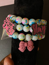 Cargar imagen en el visor de la galería, White and Pink Bracelets Set
