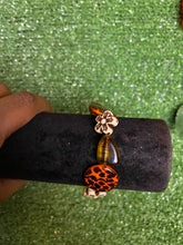 Load image into Gallery viewer, Cheetah Print Bracelet
