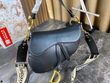 Load image into Gallery viewer, D Sling Bag Black
