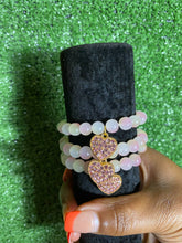 Cargar imagen en el visor de la galería, Pink Heart Charm Bracelets
