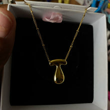 Load image into Gallery viewer, Letter T Gold 18k
