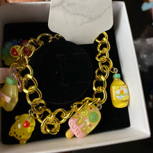 Cargar imagen en el visor de la galería, Yellow Themed Chain
