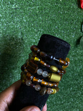 Cargar imagen en el visor de la galería, Natural Brown Bracelets
