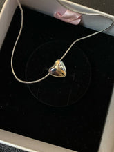 Cargar imagen en el visor de la galería, Mini Puff Heart Pendant Snake Chain
