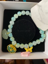 Load image into Gallery viewer, Green and Gold Bracelet
