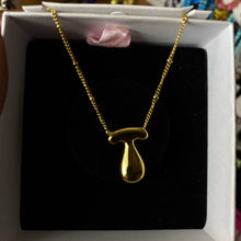 Load image into Gallery viewer, Letter T Gold 18k
