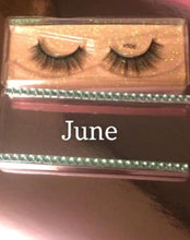Load image into Gallery viewer, Buy 1 get 1 Free Mink Eyelashes 3D
